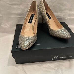 INC Zitah Pearl and Gold Embellished 3” Heels - Ladies Size 5B - EUC